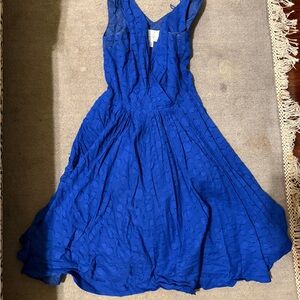 Donna Morgan Blue Textured Sleeveless Midi Dress with Pockets Size 4